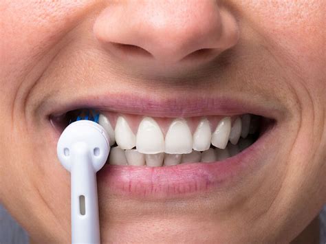 Así que para eliminar la placa dental y los restos de comida no es necesario ejercer presión alguna. Por qué debes cambiar tu cepillo de dientes cada tres meses si quieres tener una boca sana ...