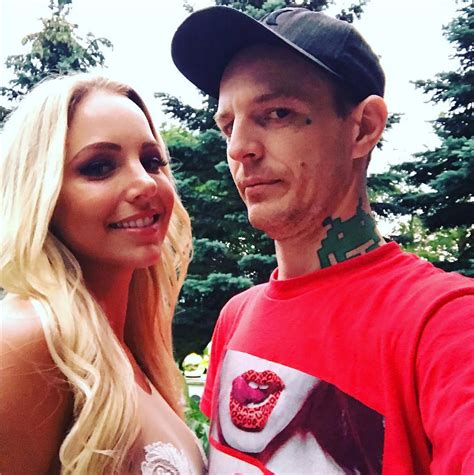 dj deadmau5 marries girlfriend kelly grill fedoni — see the adorable photo