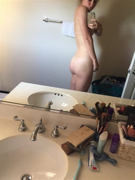 Mackenzie Lintz Leaked Nude In Fitting Room Photos The Fappening