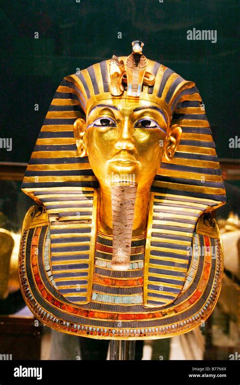 Gold Death Mask Of Pharaoh Tutankhamun Egypt Africa Stock Photo Alamy