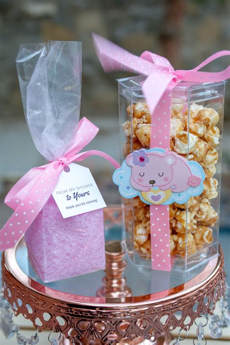 Here are suggestions of favors for your guests that can be also used in the party as decoration. DIY Baby Shower Favor Ideas | Jordan's Easy Entertaining