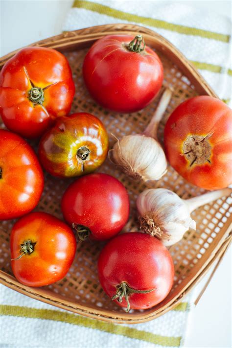 7 Types Of Tomatoes Youll Find At The Market Kitchn