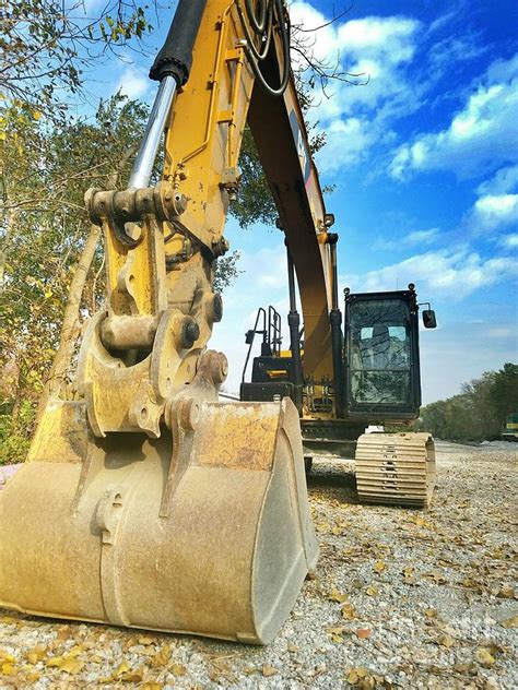 Cat 320e Hydraulic Excavator Caterpillar Photograph By Scott D Van Osdol