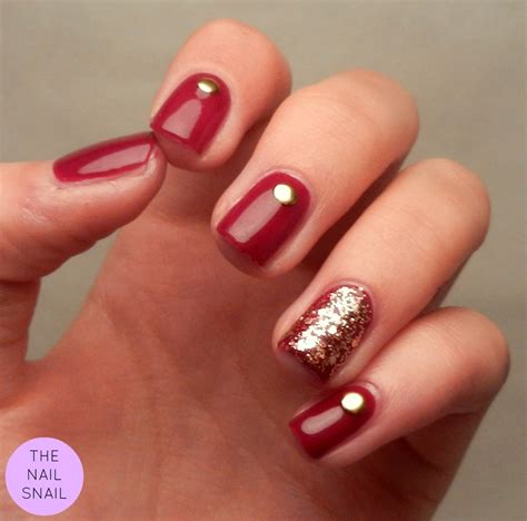 Red Christmas Nails With Gold This Cute Manicure Features Nails That