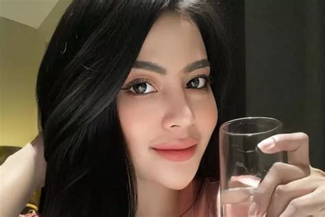 Profil Dan Biodata Tisya Erni Selebgram Yang Sedang Viral Dan Mantan Model Majalah Dewasa