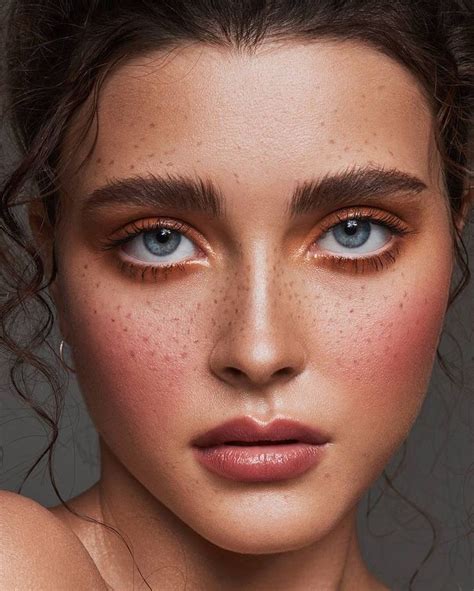 Pin By Martina On Bellezza And Prodotti Freckles Makeup Makeup
