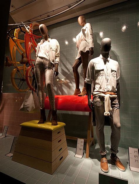 Pull Bear Windows 2014 Spring Budapest Mannequin For Sale Visual