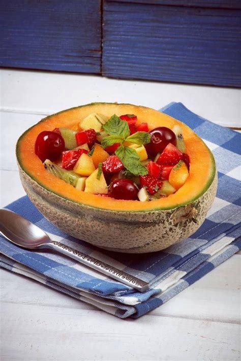 Salade de melon aux fruits d été du frais de la vitamine et du gouts