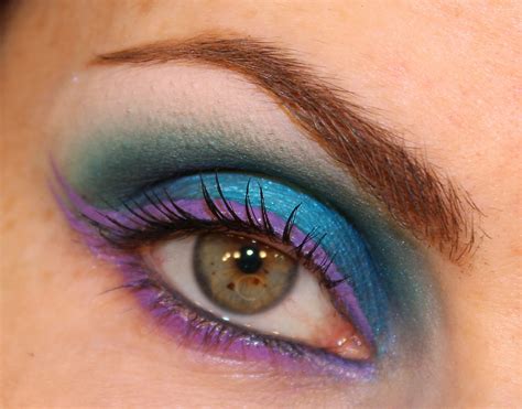 30 Glamorous Eye Makeup Ideas
