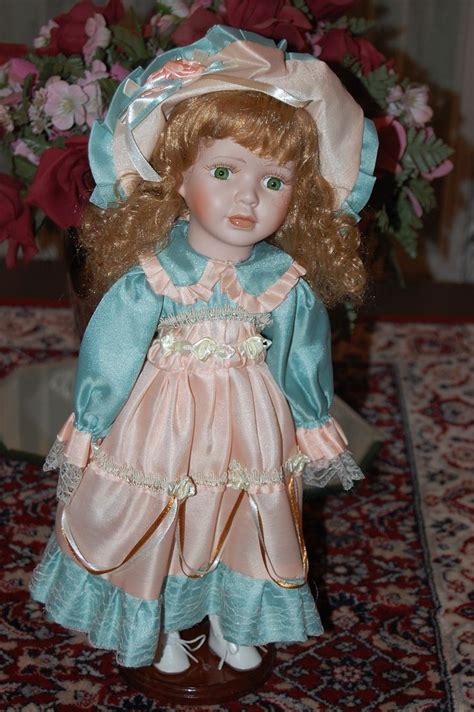 Italy Porcelain Doll Le Damine Green Salmon Silk Dress 41 Cm New In Bo