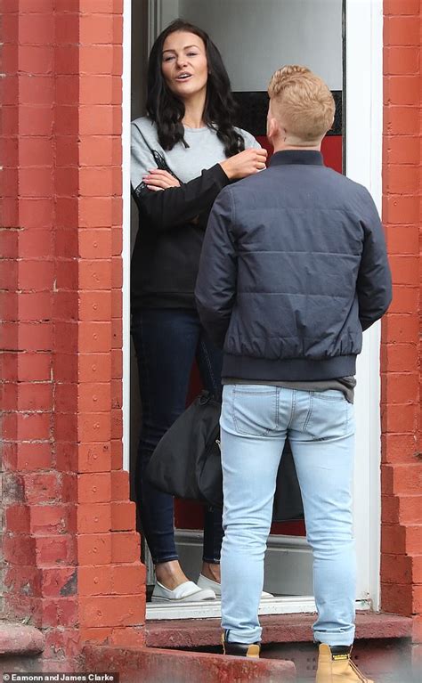 Coronation Street Spoiler Robert Preston Kisses Vicky After His Split