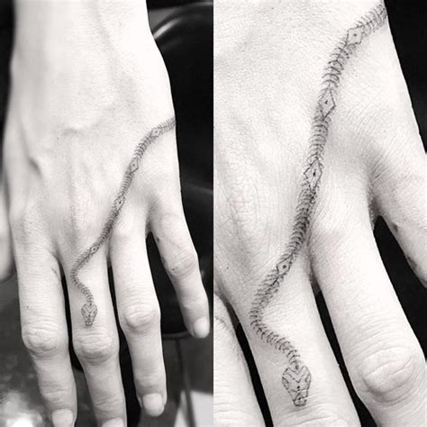 Cara Delevingne Snake Tattoo On Hand Entertainmentmesh