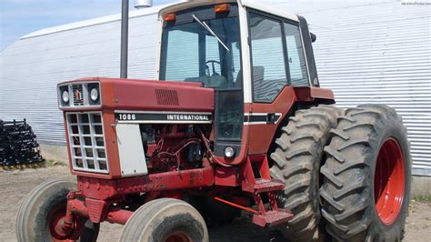 International Harvester 1086 Tractors Row Crop 100hp John Deere