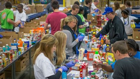 noticia regional food bank needs 1 400 volunteers in april to prepare pack and sort food for