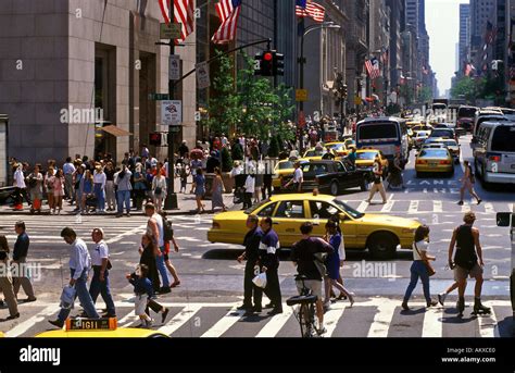 New York City Pedestrian Traffic Stock Photo Alamy