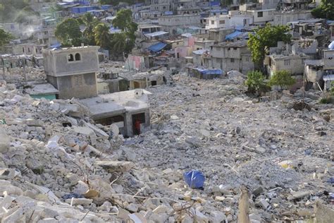 Gempa bumi biasa disebabkan oleh pergerakan kerak bumi (lempeng bumi). Hari Ini dalam Sejarah: Gempa Bumi Terjang Haiti, 316 Ribu Orang Meninggal