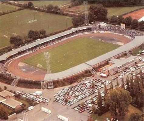 Bedrijfsleven geeft noodlijdend fc twente weer wat lucht. Oude FC Twente stadion