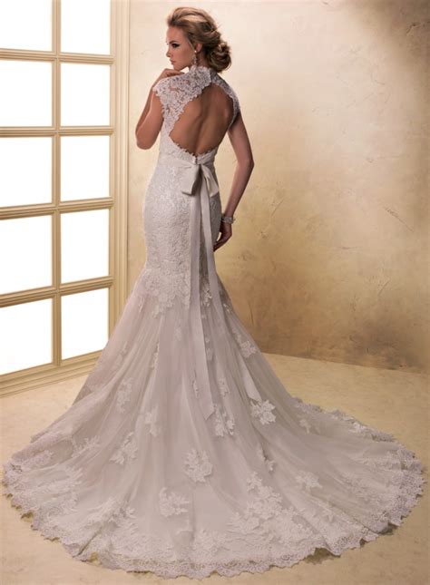 15 Romantic Lace Wedding Dresses