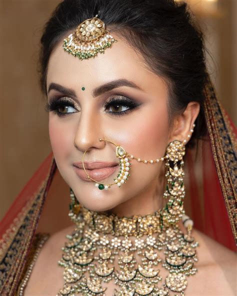 Beautiful Bindi Designs To Check Out This Year Add To Your Bridal
