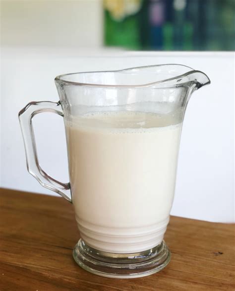 Almond milk smoothies are both delicious and help maintain a healthy weight. Diabetic Recipes - Almond Milk - A Diabetic's Menu