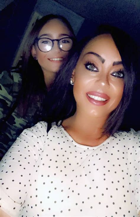 mum and daughter constantly mistaken for sisters despite age gap