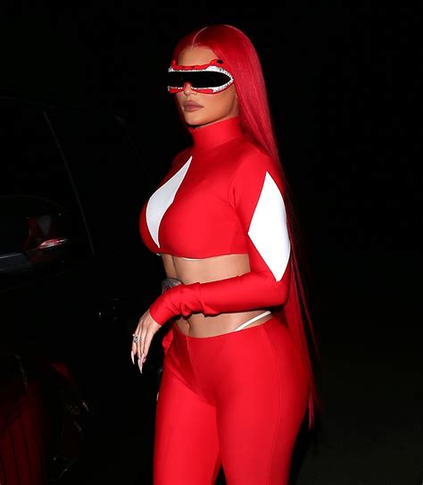 Кайли кри́стен дже́ннер — американская модель, бизнесвумен. KYLIE JENNER as Power Ranger Arrives at Halloween Party in ...