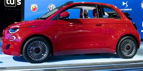 The New Fiat 500 Electric Car At 2022 Ces Green Bookmark