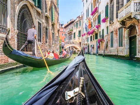 Hiring A Gondola In Venice What You Need To Know City Wonders