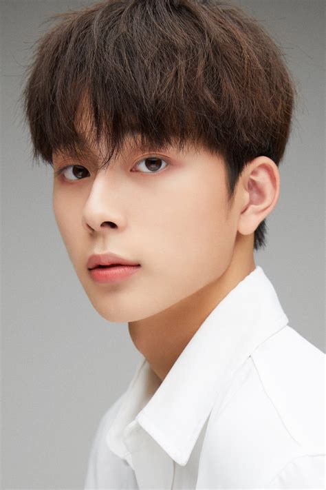 Under the Queen's Umbrella (2022) - Beenar