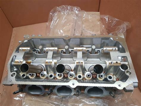 Cylinder Head Mitsubishi 6b31 30 Sohc Zg Outlander Rhs New Genuine