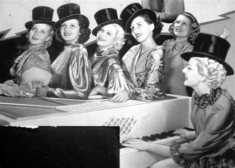 Chorus Girls Interesting Vintage Pictures Show The Artistic Life Of Young Performing Women In