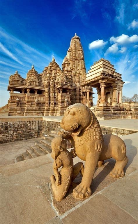 King And Lion Fight Statue And Kandariya Mahadev Temple