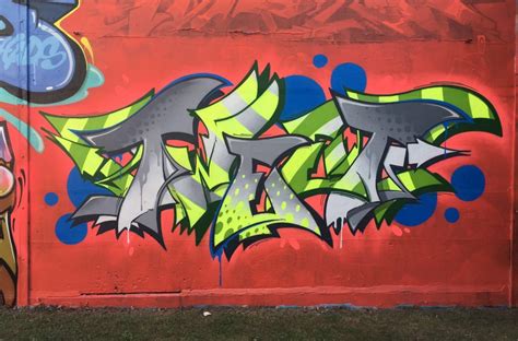 Graffiti Writers Features Bombing Science