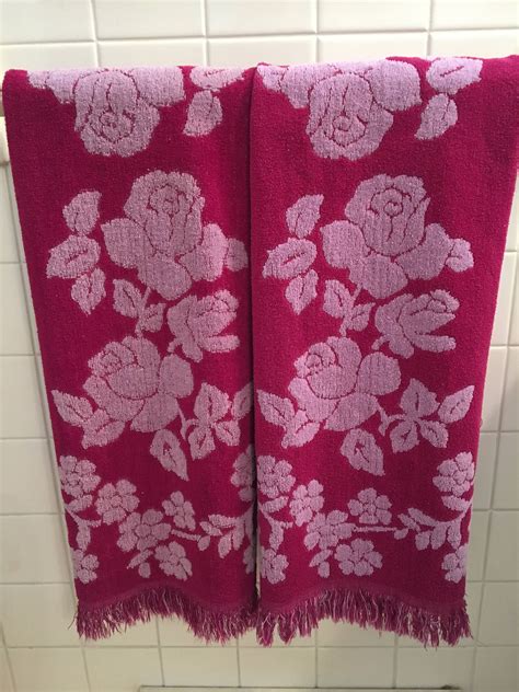 Amazing Vintage Bath Towel Set Pinkandpurple Etsy Vintage Bath Towel