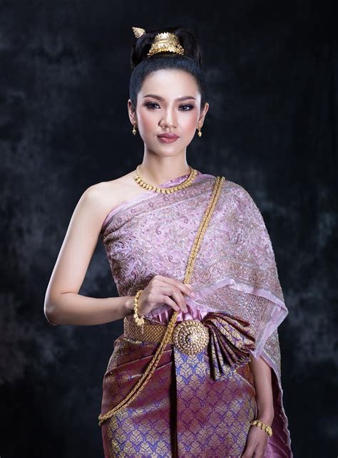 Khmer Traditional Costume Cambodian Dress Traditional Outfits Traditional Dresses