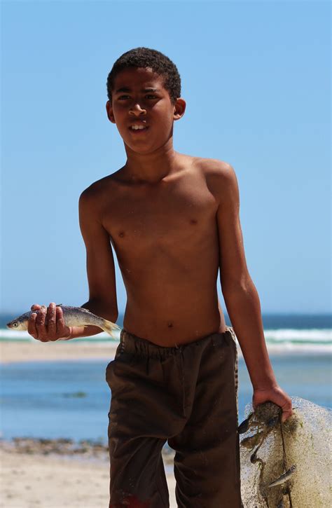 Images Gratuites homme plage mer côte le sable la personne gens garçon vacances mâle