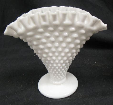 Vintage Fenton Hobnail Milk Glass White 6 Fan Vase