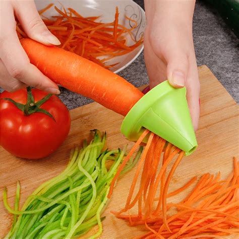 Multifunction Kitchen Tools Spiral Carrot Shredder Manual Potato