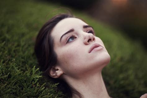 Wallpaper Face Sunlight Women Outdoors Model Brunette Grass Lying On Back Hair Ruby