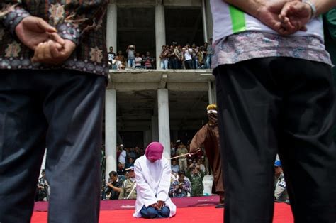Young Couple Among 18 Caned In Indonesias Staunchly Islamic Aceh