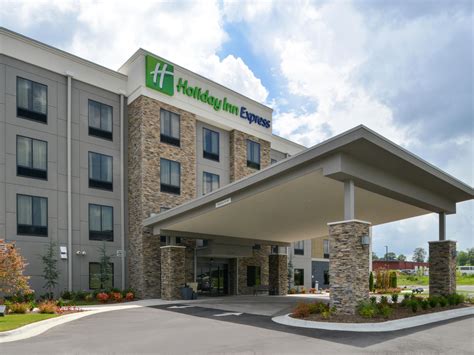 And the historic urban park. Holiday Inn Express & Suites Bryant - Benton Area Hotel by IHG