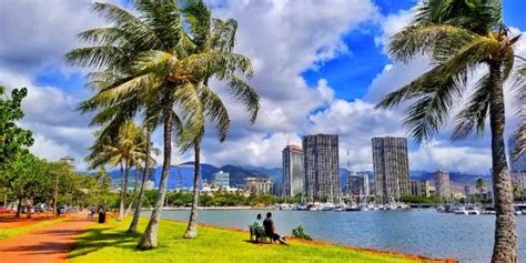 A complete overview with weather averages, climate charts and forecasts. Honolulu & Oahu Lifestyle Articles | Hawaii Living