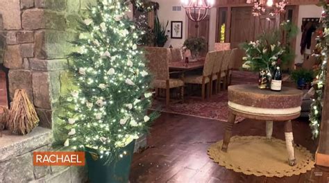 Rachael Ray Gets Emotional Sharing Christmas Decor In Temporary Home After Fire ‘grateful