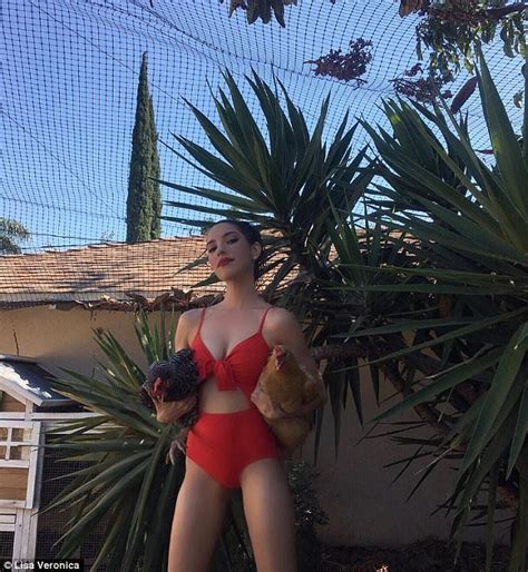 Hot Sexy Lisa Origliasso Bikini Pics