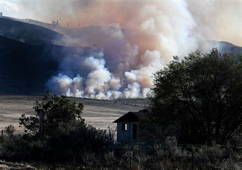Eastern Washington Slammed By Fires Dust Storms And Power Outages