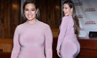 Ashley Graham Shoehorns Fuller Figure Into Skintight Dress Daily Mail Online