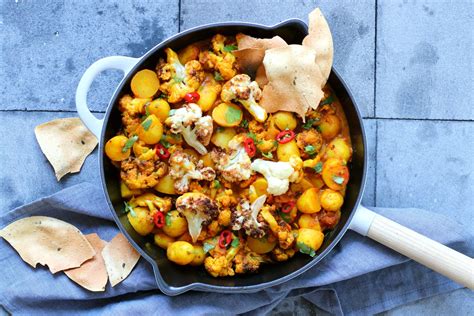 Recept Bloemkool Curry Met Aardappel Indiaans Eten Gezonde Recepten