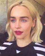 Emilia clarke hot emelia clarke blond emilia clarke daenerys targaryen star wars fashion tv khaleesi. Pin on faces