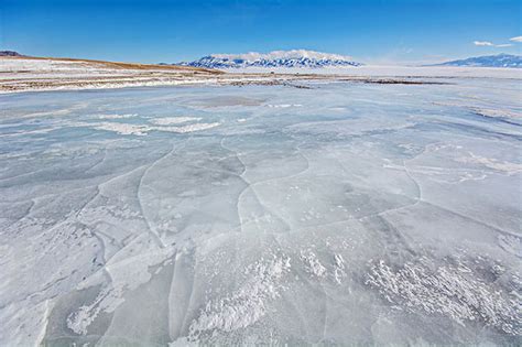结冰的河面图片结冰的河面高清图片全景视觉