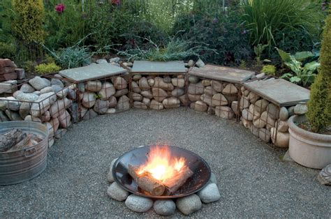Garden design review showcases the most outstanding projects and products in garden planning and landscape architecture around the world. danger garden: Handmade Garden Projects, a book review